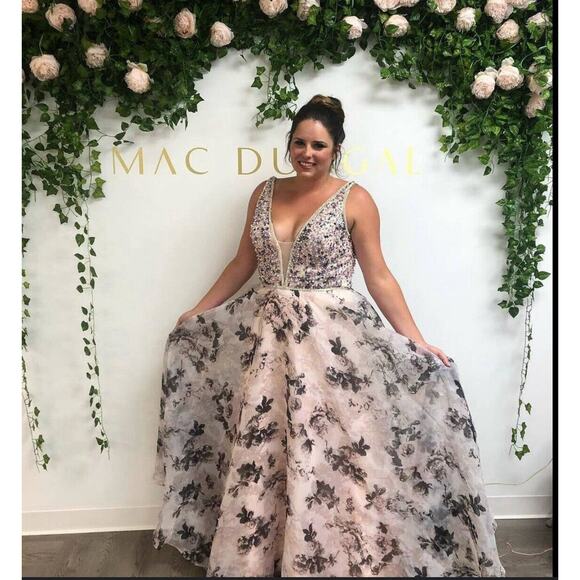 Mac Duggal Size 14W Floral Beaded sleeveless I Illusion...